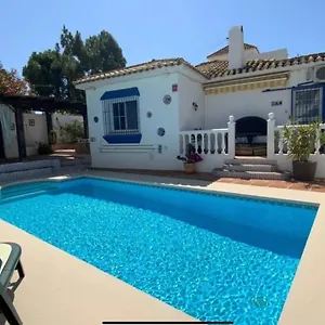 Family With Pool, Walk To Beach, Restaurants And Shopping Villa